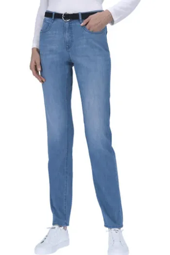 BRAX Jeans Carola hellblau Feminine Fit in Premium-Denim