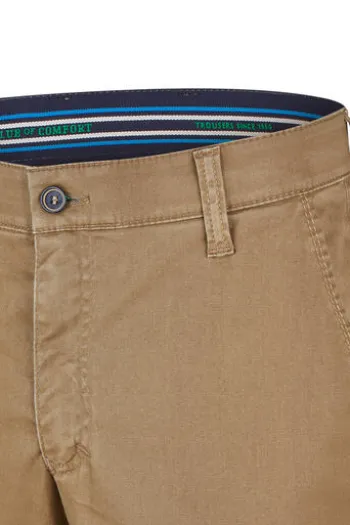 CLUB OF COMFORT High Stretch Baumwoll-Hose hellbraun Garvey Flat-Front