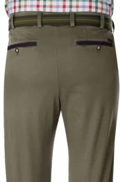 flynn Trachtenjeans oliv
