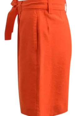 Milano Italy Shorts with hook and eye closure at cf, sideseampockets, wide leg hot orange