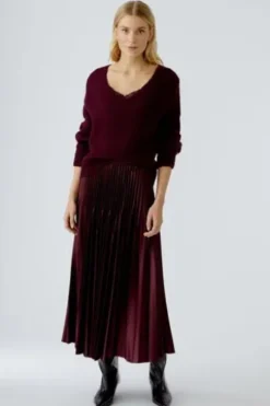 OUI Pullover bramble berry