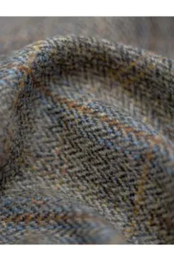 WELLINGTON OF BILMORE Harris Tweed Weste Wales green blue herringbone kariert